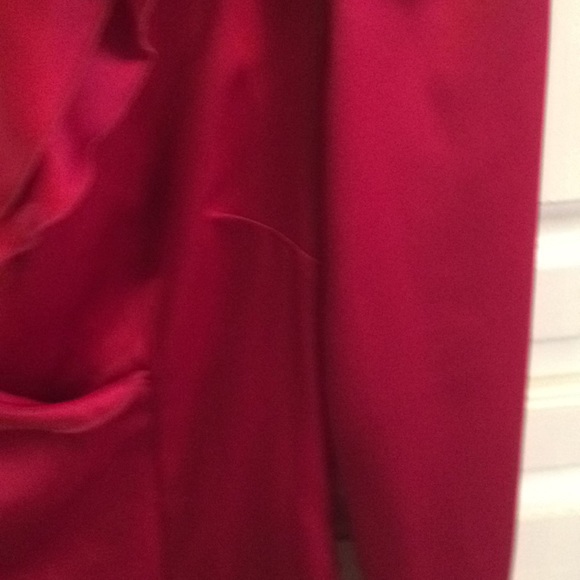 Gorgeous East 5th red blouse.  Size S - Picture 6 of 8